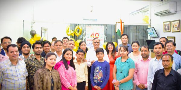 PharmaSynth employees celebrating 40th Foundation Day